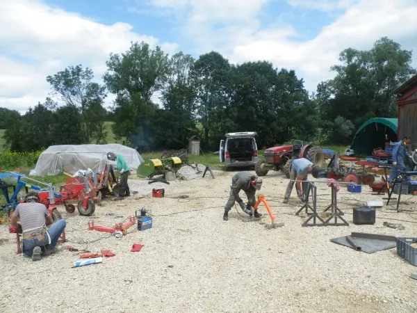 /membres/images/83700288762628507/2012/05_06/600_cour_travail_marq.webp
